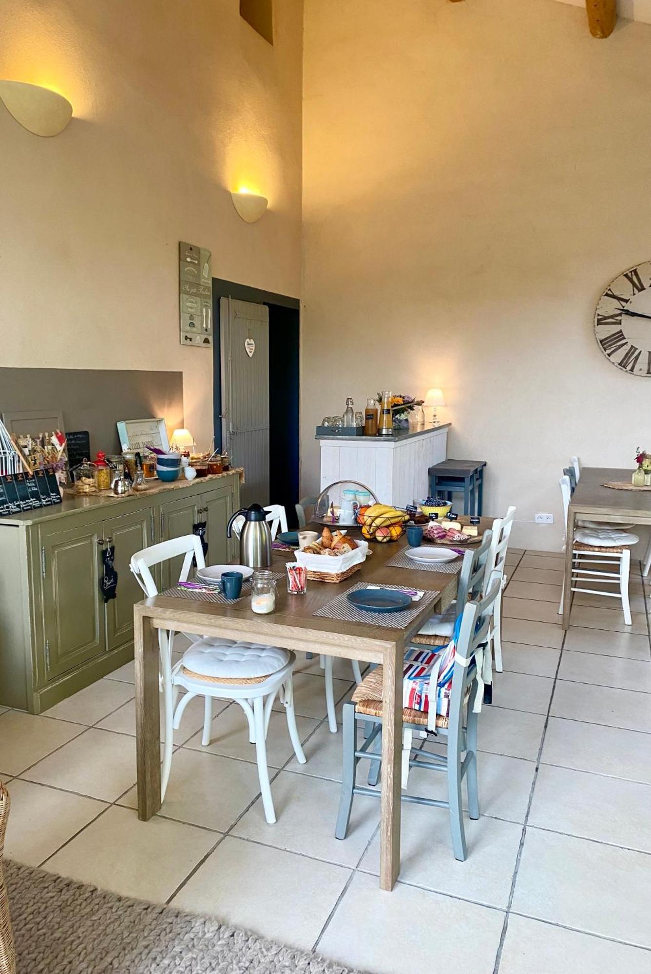 Mas Les Fleurs D'Hilaire Bed & Breakfast มงโตซ์ ภายนอก รูปภาพ